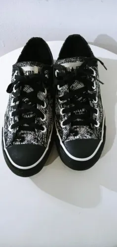Tênis Converse All Star( estampa: tipo jornal Mangá) Tam.34 ( Usado) "edição limitada".