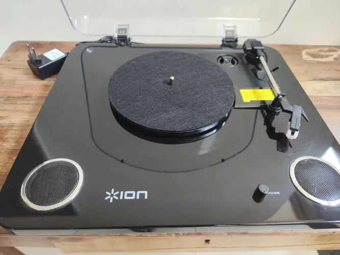 Toca discos ION MAX LP