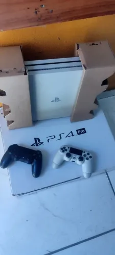 Play station 4 pro edição especial 