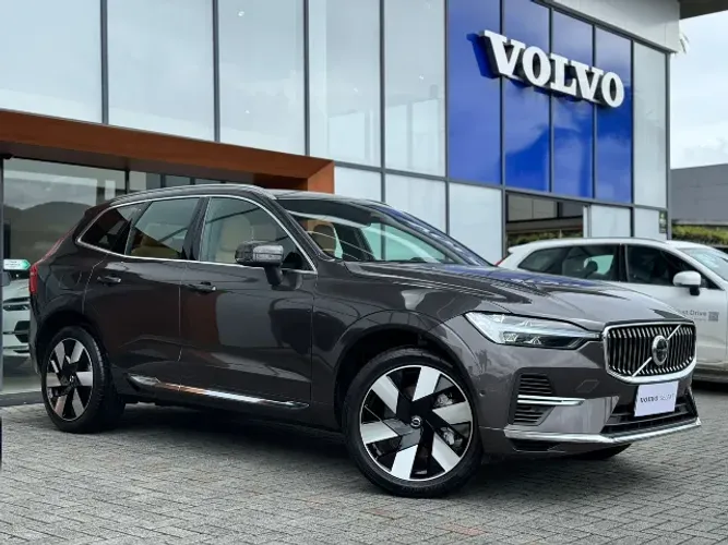 Volvo XC-60 T-8 Ultimate 2.0 AWD (híbrido) 2024
