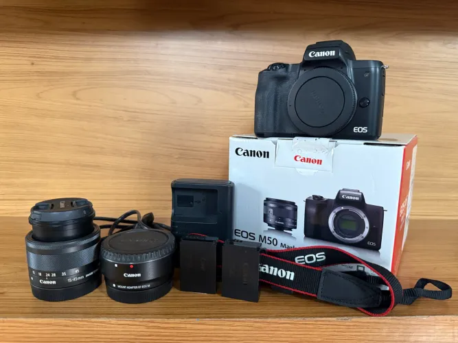 Canon M50 Mark II + Adaptador EF/EF-S + 2 Baterias Originais - Completa e Impecável