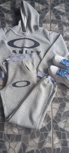 Conjunto okley