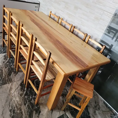Mesa de Jantar de Madeira Maciça