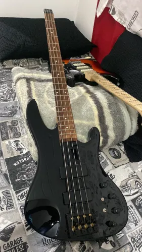 Contra Baixo Bass Headles, Baixei para 4000 um Bass Profissional