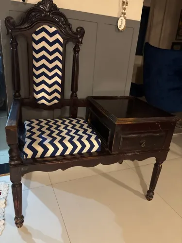 Móvel de madeira vintage (antiguidade)