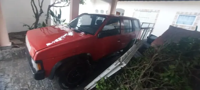 Vendo Pathfinder Diesel 94 - 4x2 -Projeto Gaiola - Mec. Ranger Maxion 2.5 (motor e câmbio)