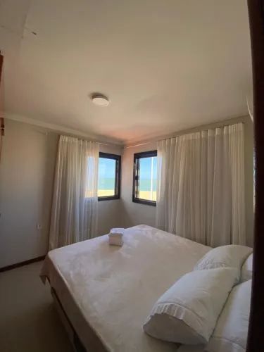 Casa na orla de Meaípe (Guarapari) com varanda