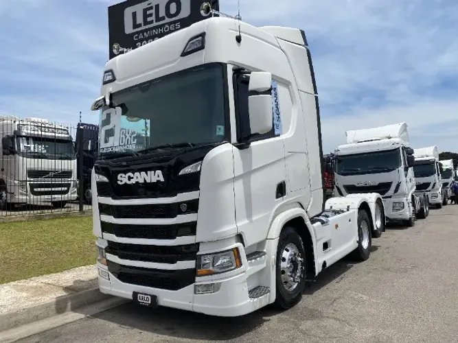 Scania R450 6x2 Highline Ano 21 Euro 5 Teto Alto Automático Mídia e Farol de teto