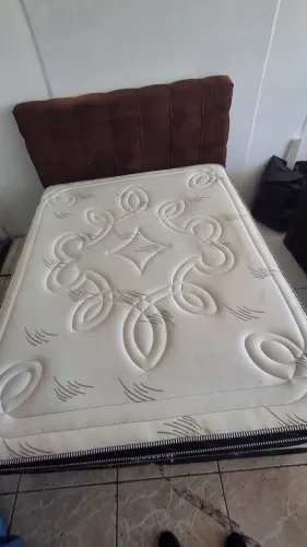 Cama Box com Cabeceira 1,58cm colchão molas pocket espuma D45 Semi-Nova