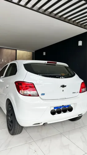 Chevrolet Onix JOY Hatch 1.0 8V Flex Mec. 4P 2017