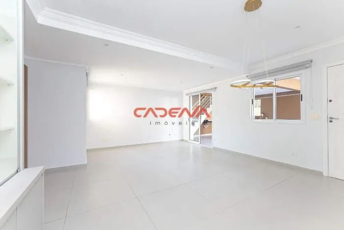 Sobrado com 4 quartos e 2 vagas à venda no Campo Comprido