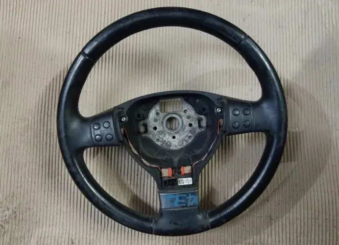 Volante Jetta  2006 a 2010 com comando para air bag 