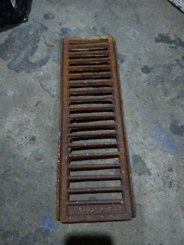 Ralo de Chão em Ferro Fundido 50x15cm.