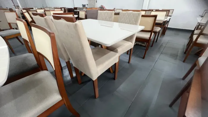 Conjunto de Mesa madeira de Jantar com Cadeiras Elegantes