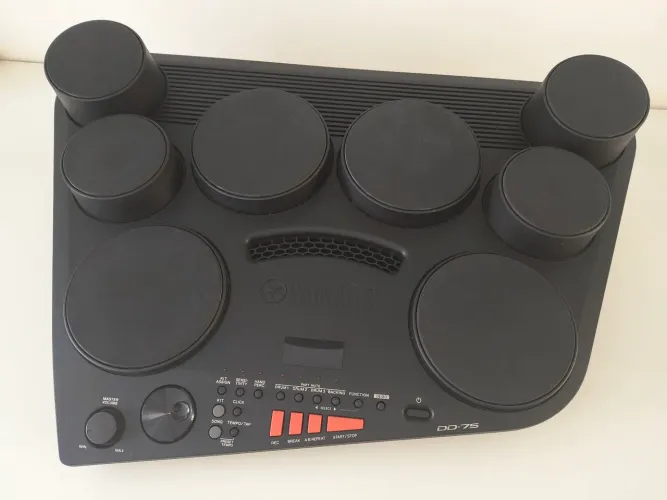 Bateria eletrônica Yamaha DD75
