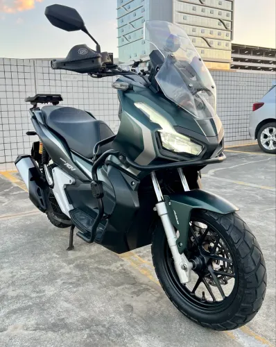 Vendo Moto Honda Adv 24/24