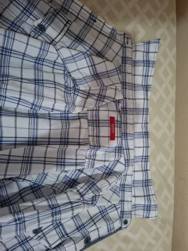 Camisa social listrada branca azul