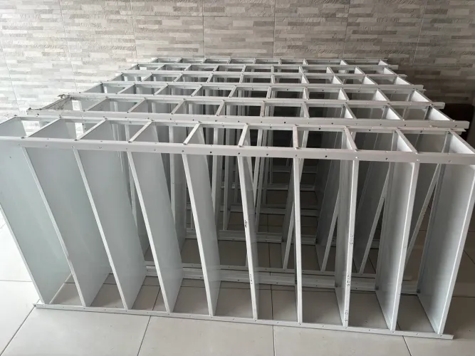Prateleiro de aço 10 bandeiras