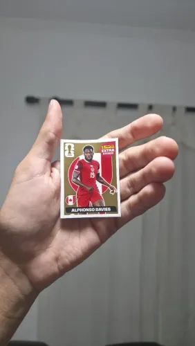 Figurinha Legend Alphonso Davies Ouro
