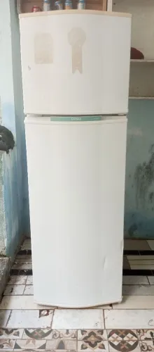 Geladeira consul frost free usada mas funciona perfeitamente dou 5 mês de garantia 