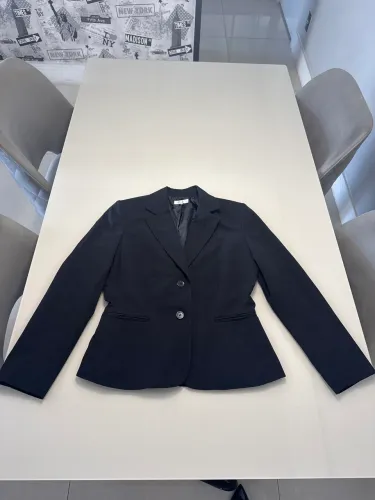 Blazer Preto Feminino - Tahari - Forrado e Acinturado