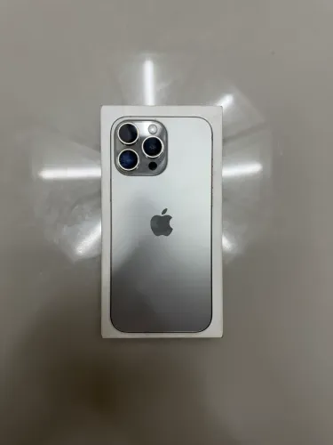 IPHONE 16 PRO MAX 256gb Titanio natural impecável