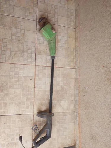 Cortador de grama elétrico