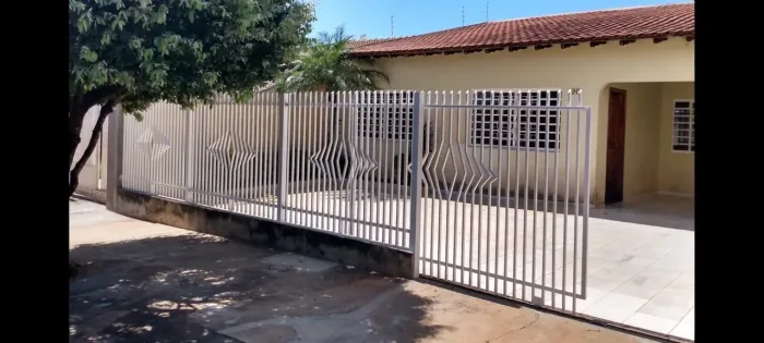 Portão de ferro usado - 2x10 metros