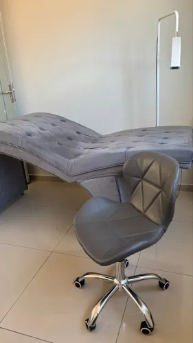 VENDE-SE MACA SEMI NOVA , mocho e luminária