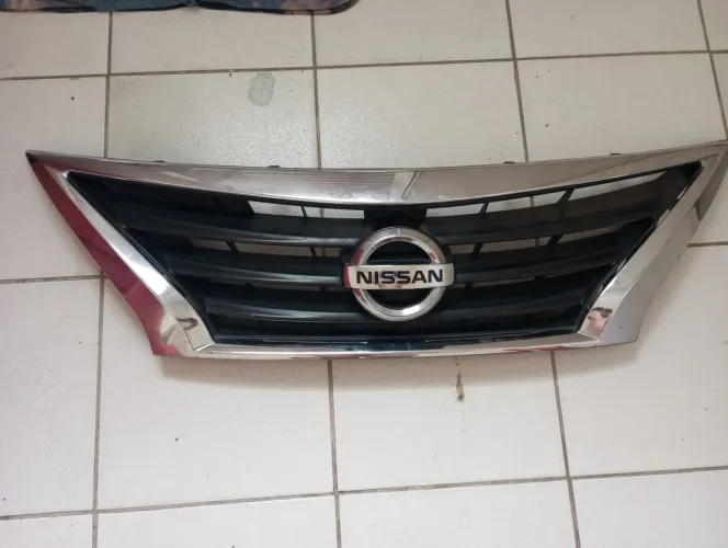 Grade do para-choque dianteiro Nissan versa 2016 original 