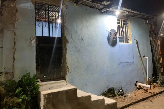 Alugo uma casa no nova cidade,conjunto buriti,não paga luz