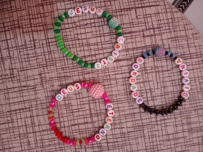 Vendo pulseiras gospel personalizada.