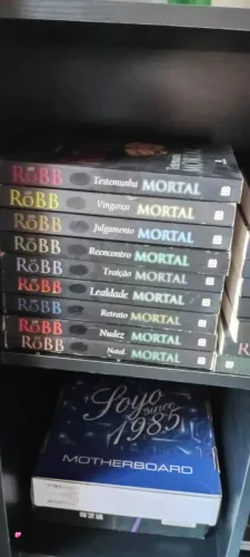 17 Livros J.D Jobb linha mortal