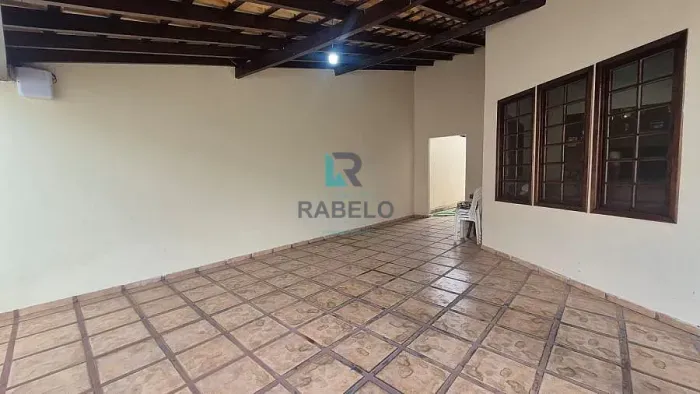 CASA TÉRREA COM PISCINA À VENDA NA VILA HEPACARÉ LORENA/SP