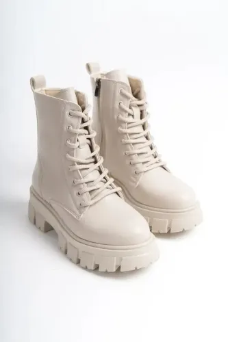 Bota branca tamanho 37 