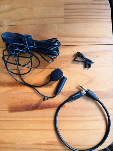 Microfone Lapela Boya BY-M2 + Conector Lightning p/ IPhone
