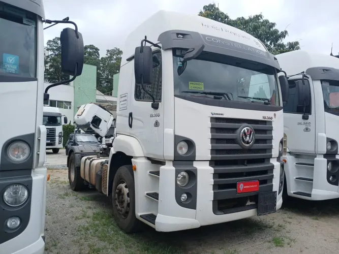 Volkswagen 19.360 Constellat. Tractor (diesel)(E5) 2022/2023 Vamos Seminovos Jacu Pêssego