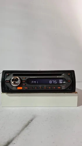 Som CD automotivo Sony G1050U Funcionando em ótimo estado 159,00 teste na hora, somos loja