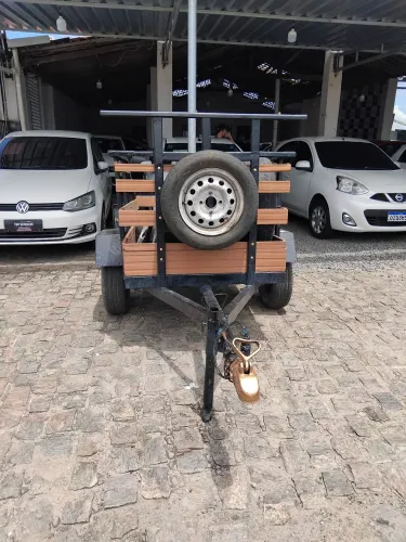 Vendo carretinha em perfeito estado de conservação