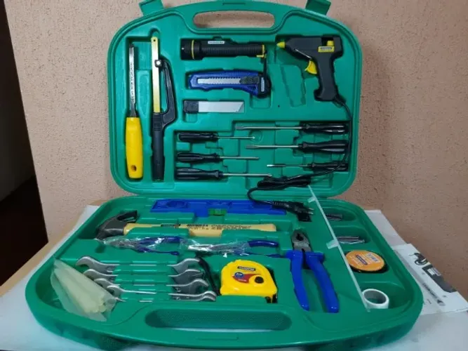 Kit de Ferramentas Tramontina 65 peças com Maleta