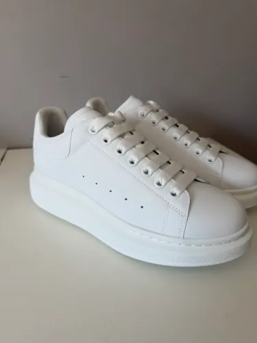 Tênis Alexander McQueen Oversized Branco Tam 40