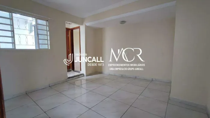 Casa com 2 quartos e 1 vaga de garagem para locação!