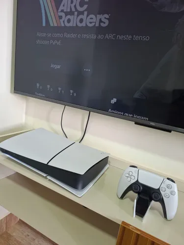 PlayStation 5 slim digital 825GB, 7 meses de uso, possui nota fica, ainda com garantia.