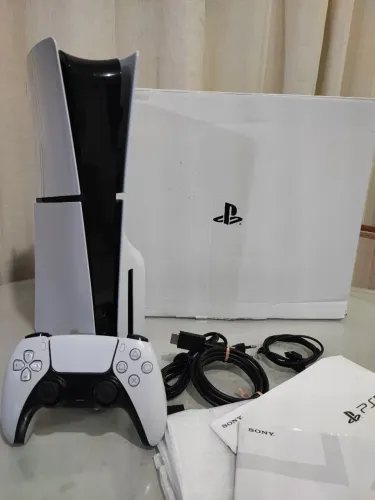PS5 slim 1TB Semi-novo na caixa 