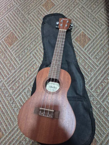 Ukulele Shelby