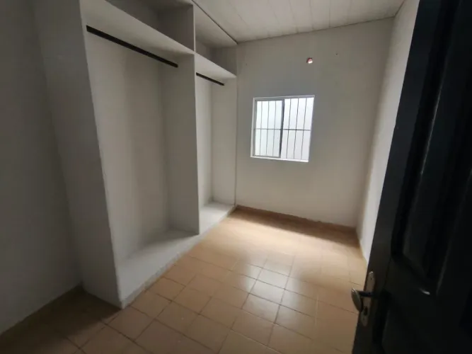Alugo casa no Centro próximo ao Calçadão