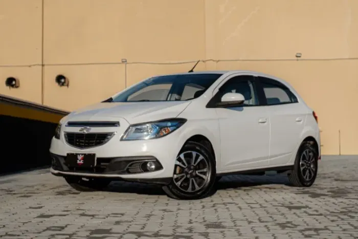 Chevrolet Onix Hatch LTZ 1.4 8V Flex Power Mec. 4P 2015