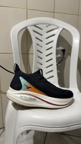 Tênis de corrida novinho