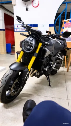 Vendendo porque preciso de uma moto para o dia a dia.