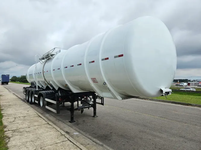 Carreta Tanque 4 Eixo GOTTI Ano 24 Multisetas com bottom  Sem pneus pneus